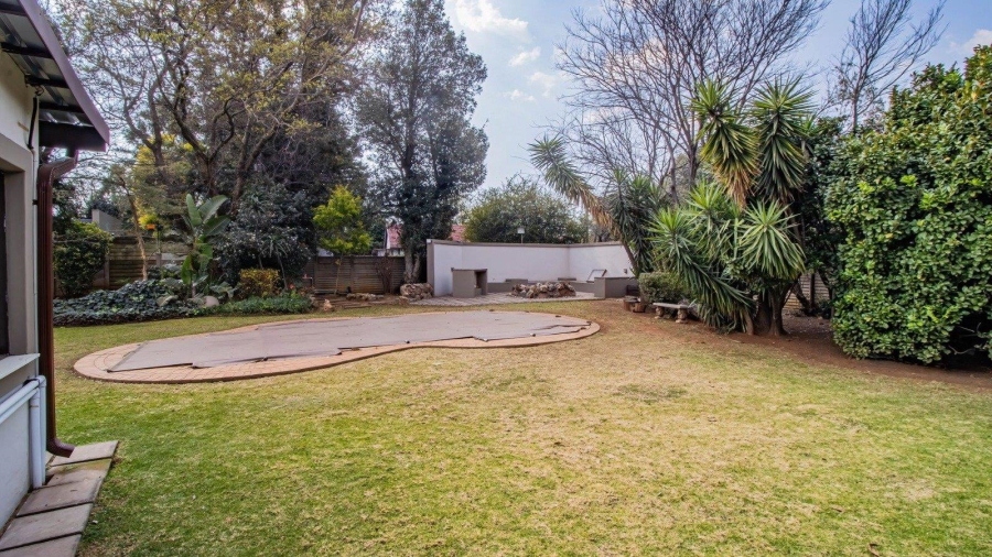 7 Bedroom Property for Sale in Brackenhurst Gauteng