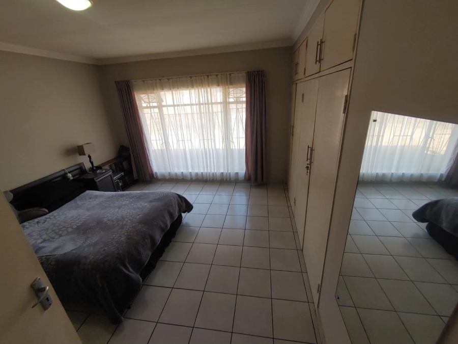 4 Bedroom Property for Sale in Buyscelia Gauteng