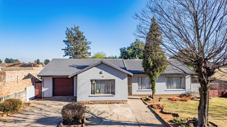 3 Bedroom Property for Sale in Bakerton Gauteng