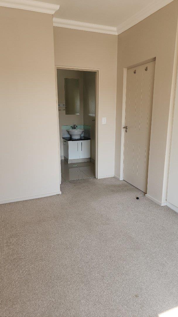 To Let 2 Bedroom Property for Rent in Parktown Gauteng