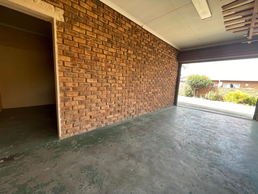 2 Bedroom Property for Sale in Norkem Park Gauteng