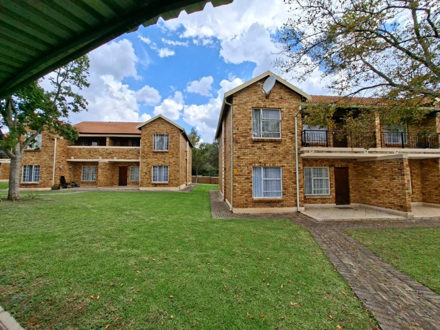To Let 2 Bedroom Property for Rent in Honeydew Gauteng
