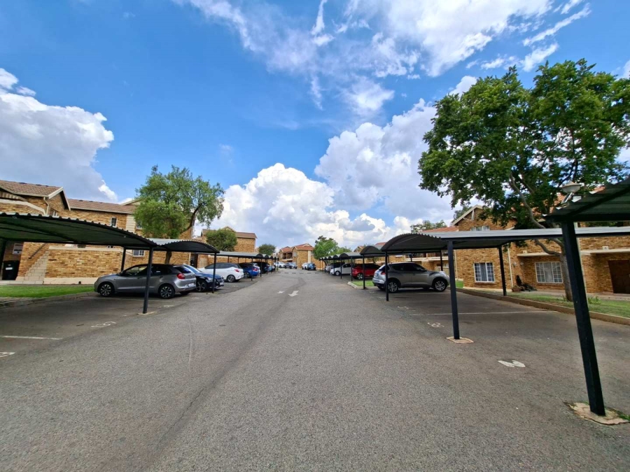 To Let 2 Bedroom Property for Rent in Honeydew Gauteng