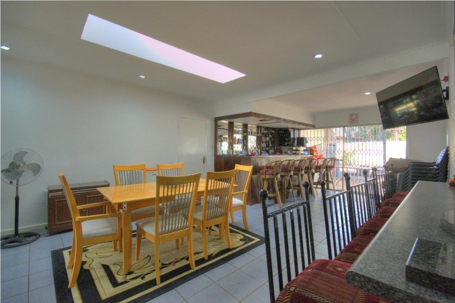 6 Bedroom Property for Sale in Brackenhurst Gauteng