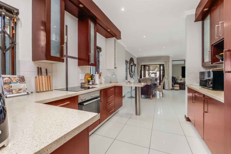 4 Bedroom Property for Sale in Broadacres Gauteng