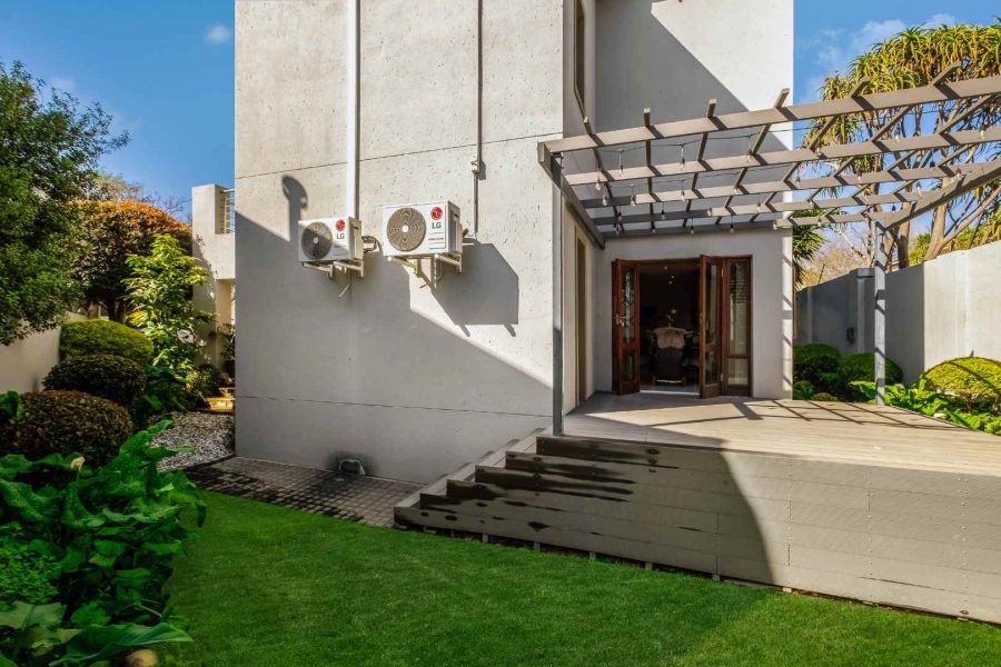 4 Bedroom Property for Sale in Broadacres Gauteng