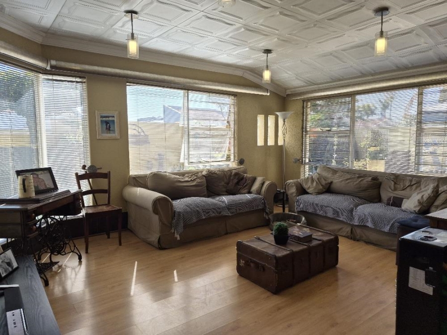 3 Bedroom Property for Sale in Beyerspark Gauteng