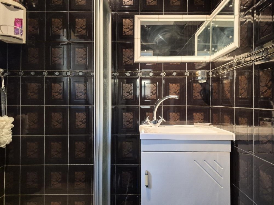 3 Bedroom Property for Sale in Beyerspark Gauteng