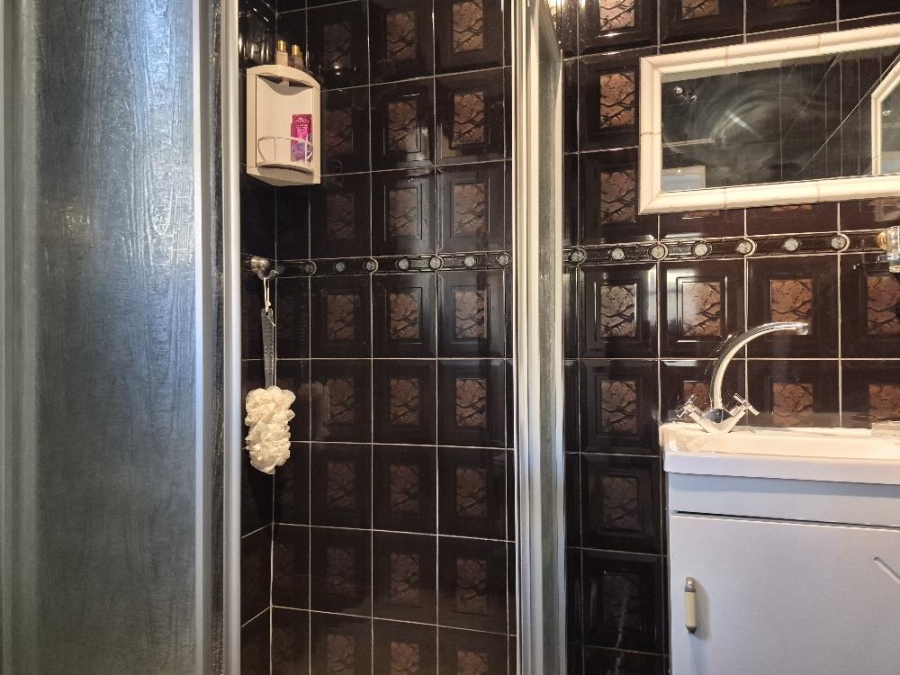 3 Bedroom Property for Sale in Beyerspark Gauteng