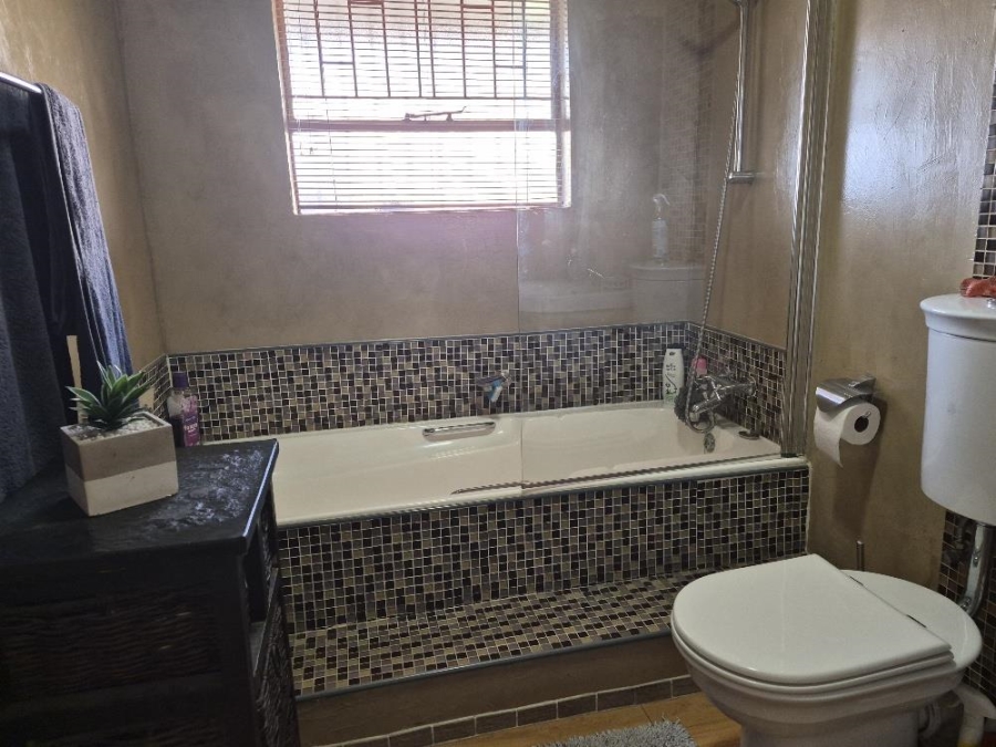 3 Bedroom Property for Sale in Beyerspark Gauteng