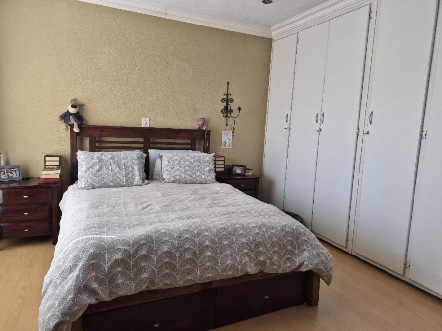 3 Bedroom Property for Sale in Beyerspark Gauteng