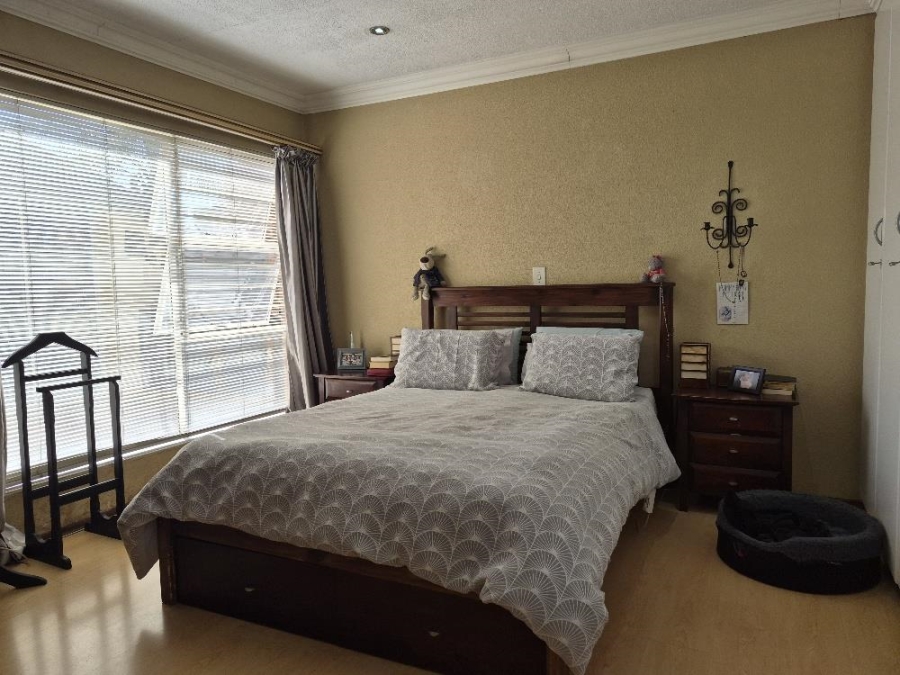 3 Bedroom Property for Sale in Beyerspark Gauteng