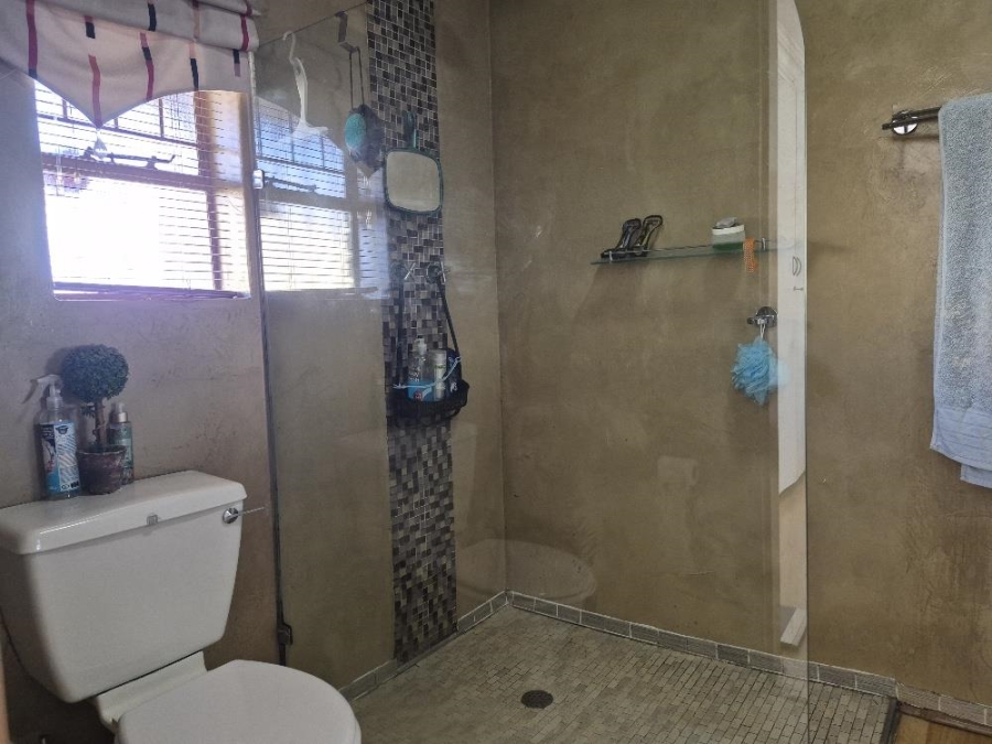3 Bedroom Property for Sale in Beyerspark Gauteng