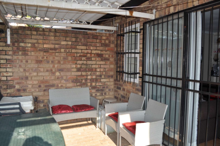 3 Bedroom Property for Sale in Faerie Glen Gauteng