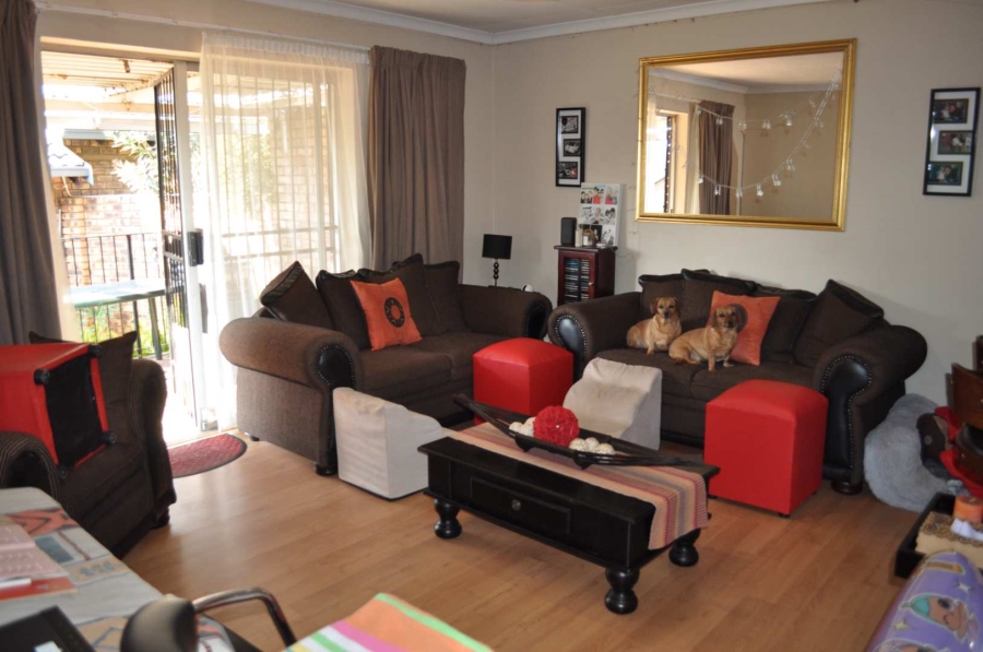 3 Bedroom Property for Sale in Faerie Glen Gauteng