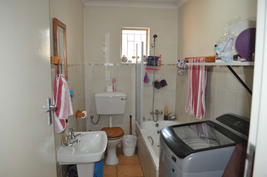 3 Bedroom Property for Sale in Faerie Glen Gauteng