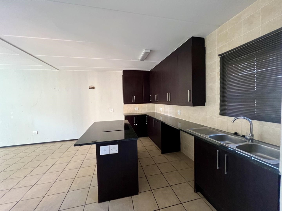 3 Bedroom Property for Sale in Helderkruin Gauteng
