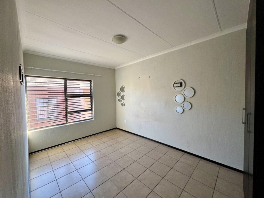 3 Bedroom Property for Sale in Helderkruin Gauteng