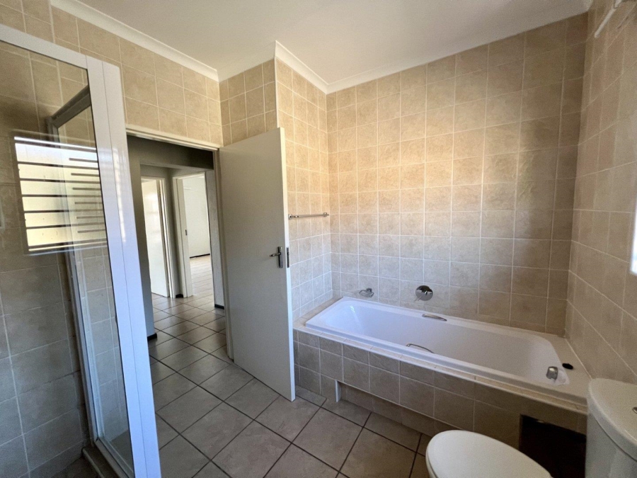 3 Bedroom Property for Sale in Helderkruin Gauteng