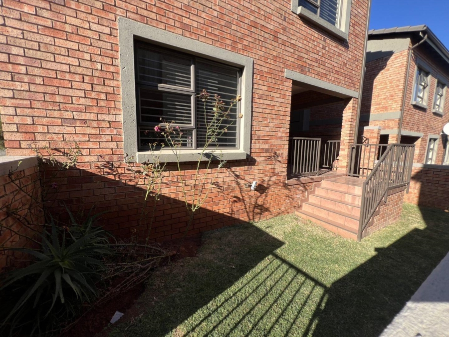 3 Bedroom Property for Sale in Helderkruin Gauteng
