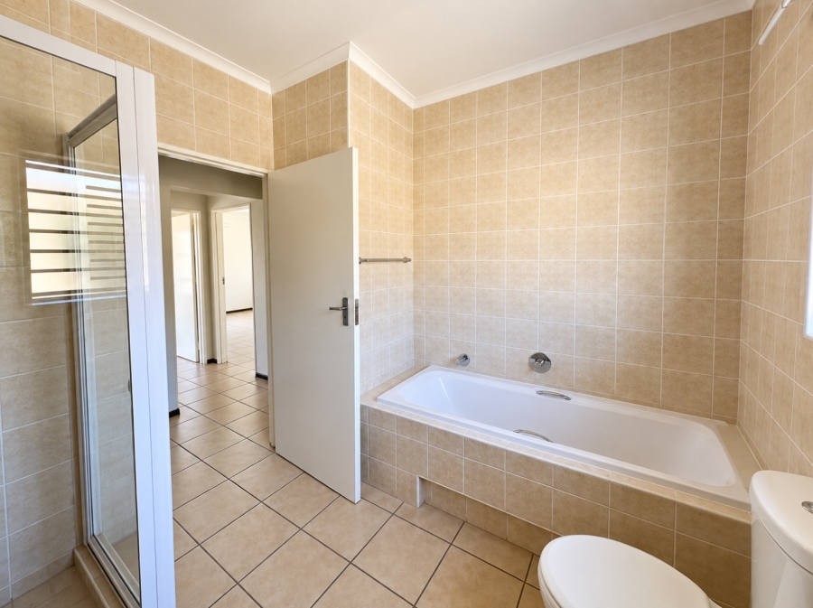 3 Bedroom Property for Sale in Helderkruin Gauteng