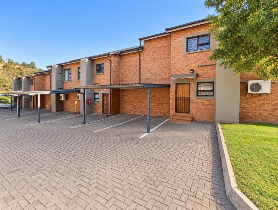 3 Bedroom Property for Sale in Helderkruin Gauteng