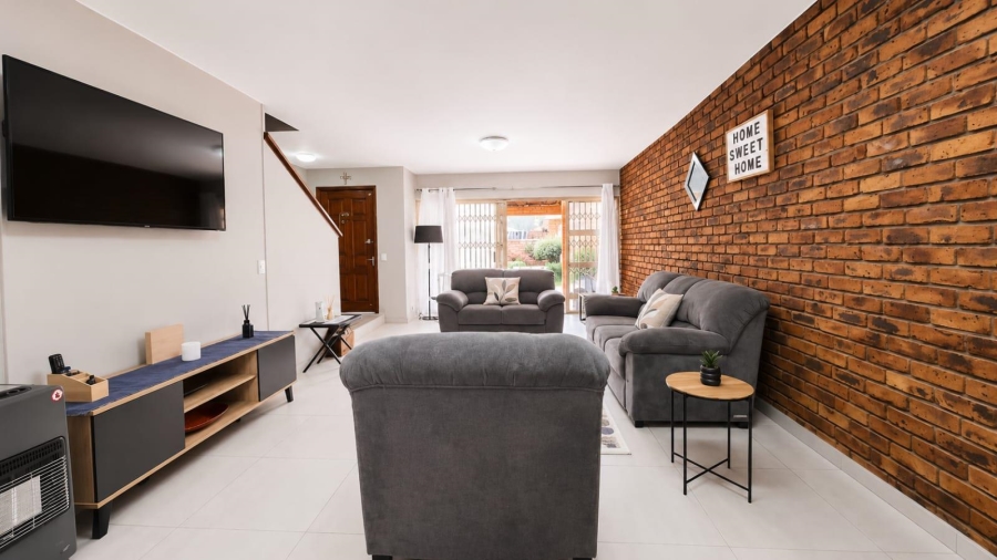 2 Bedroom Property for Sale in Brackenhurst Gauteng
