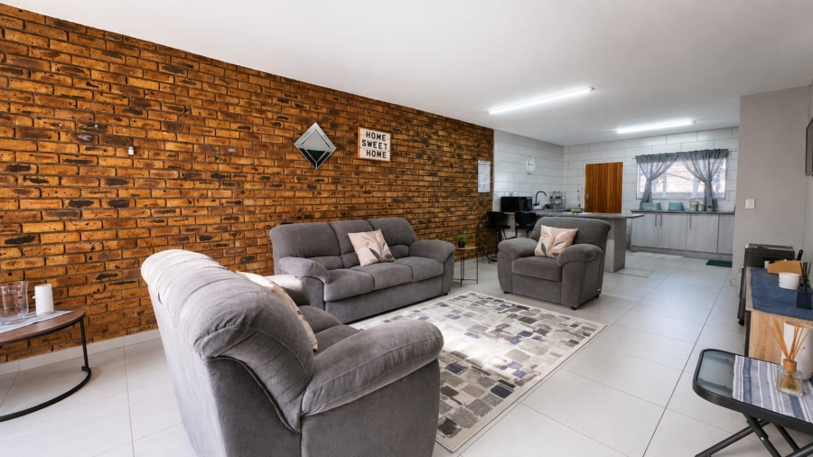 2 Bedroom Property for Sale in Brackenhurst Gauteng