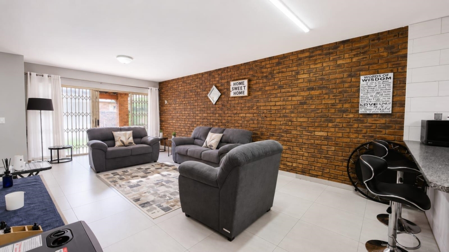 2 Bedroom Property for Sale in Brackenhurst Gauteng