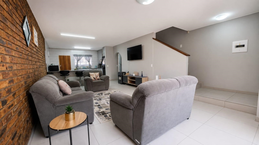 2 Bedroom Property for Sale in Brackenhurst Gauteng