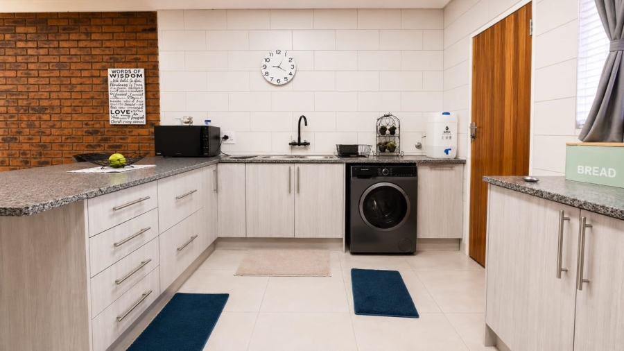 2 Bedroom Property for Sale in Brackenhurst Gauteng