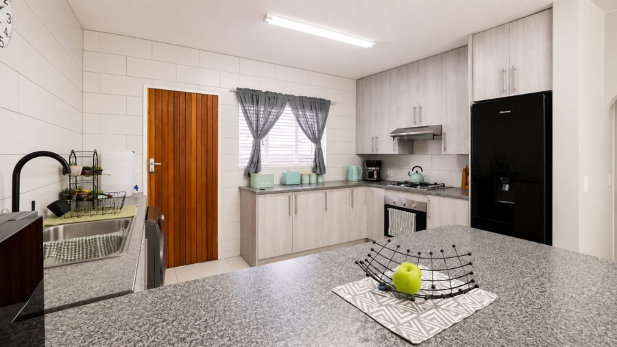 2 Bedroom Property for Sale in Brackenhurst Gauteng