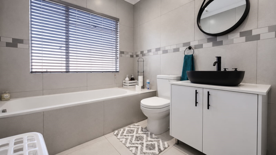 2 Bedroom Property for Sale in Brackenhurst Gauteng