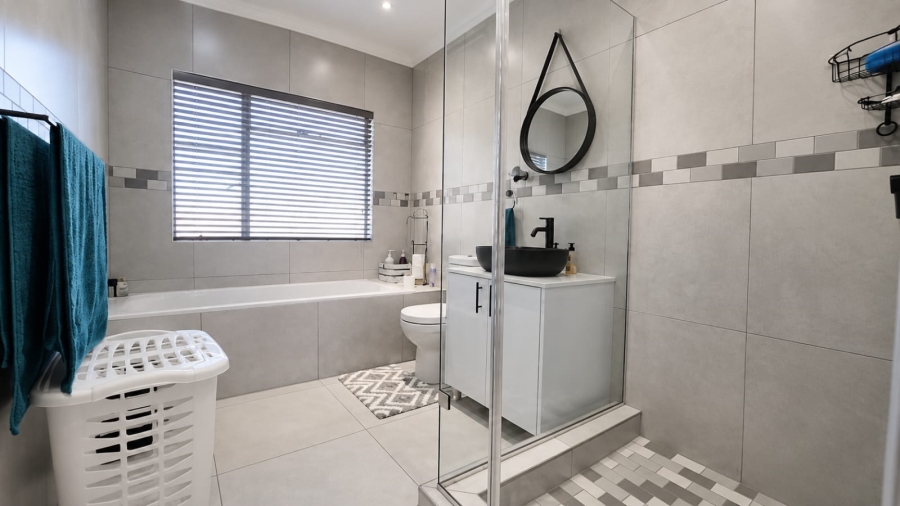2 Bedroom Property for Sale in Brackenhurst Gauteng