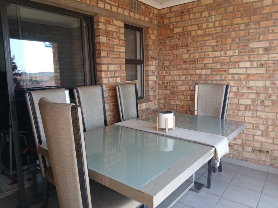 3 Bedroom Property for Sale in Albertsdal Gauteng