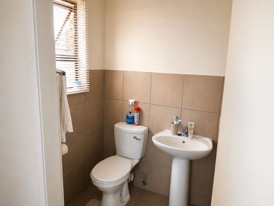3 Bedroom Property for Sale in Albertsdal Gauteng