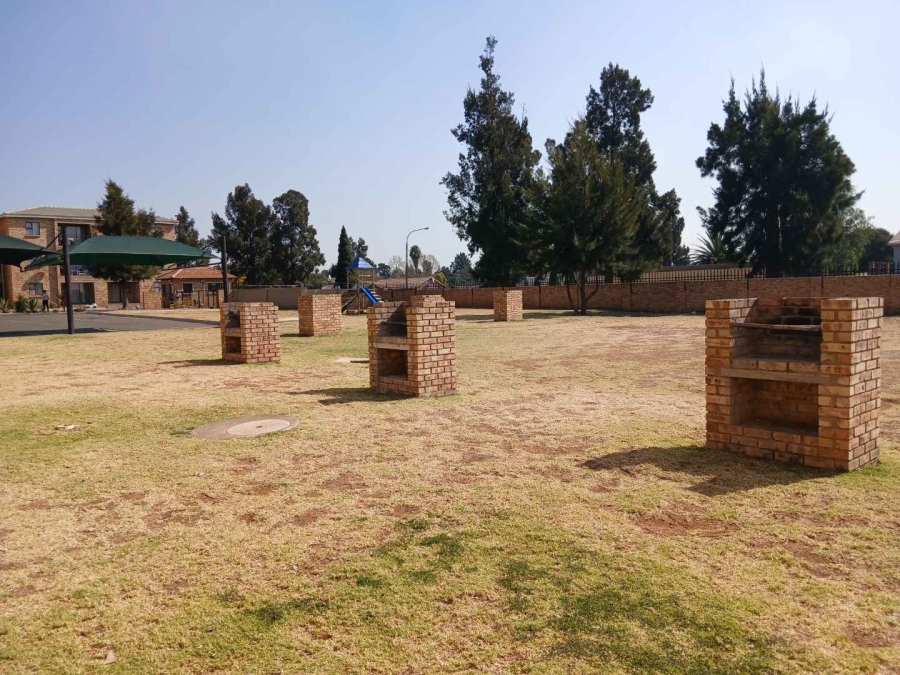 3 Bedroom Property for Sale in Albertsdal Gauteng