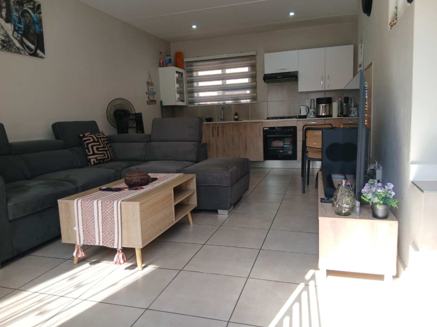 2 Bedroom Property for Sale in Albertsdal Gauteng