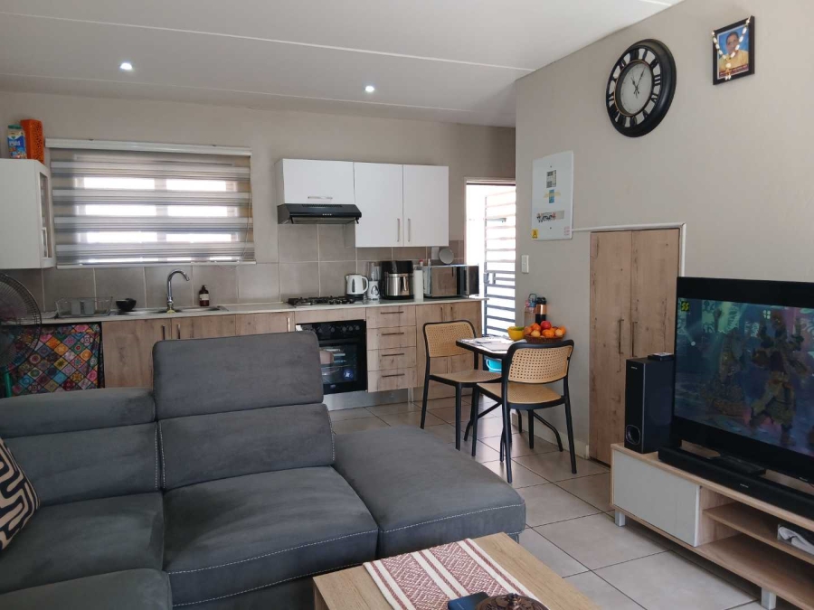 2 Bedroom Property for Sale in Albertsdal Gauteng