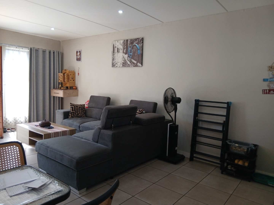 2 Bedroom Property for Sale in Albertsdal Gauteng
