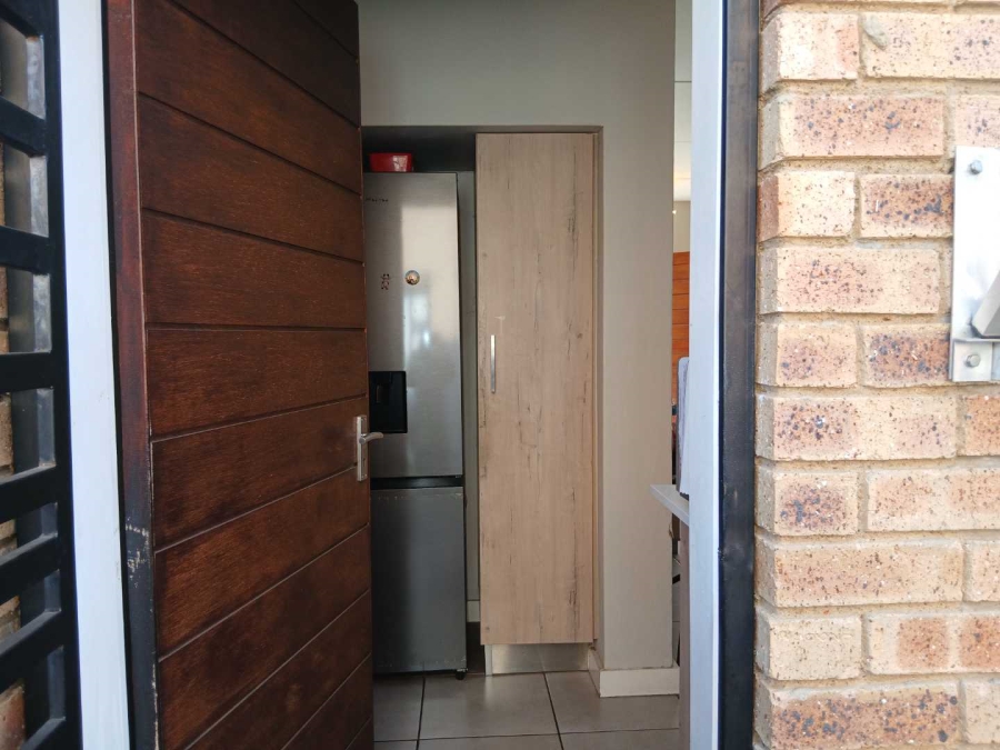 2 Bedroom Property for Sale in Albertsdal Gauteng