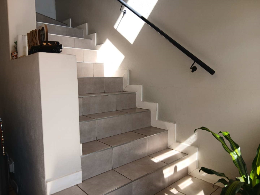 2 Bedroom Property for Sale in Albertsdal Gauteng