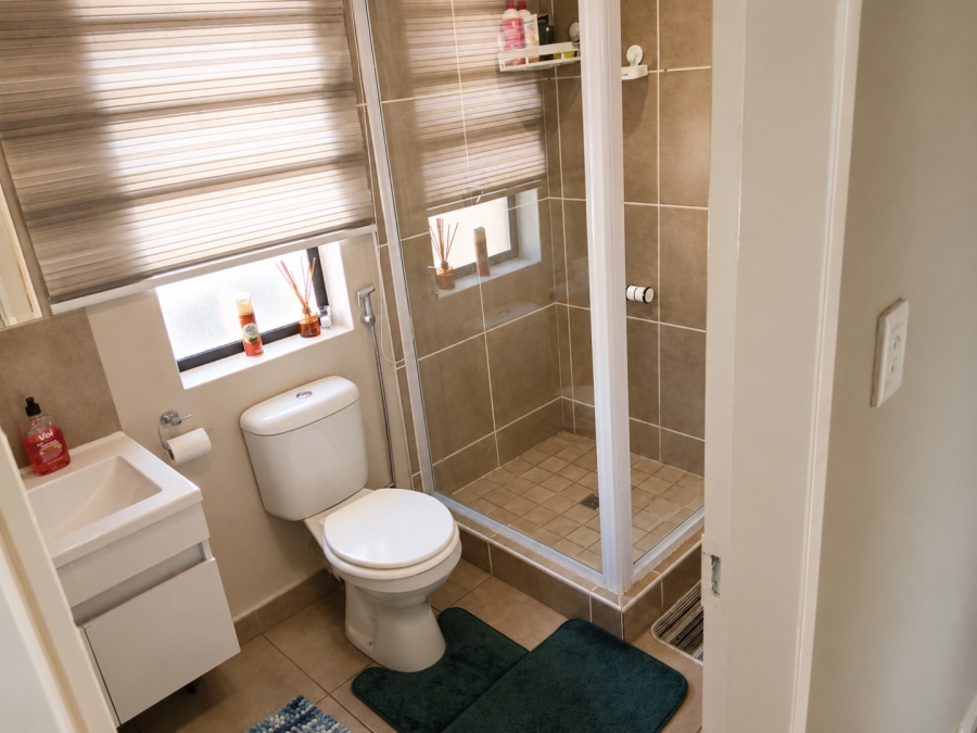 2 Bedroom Property for Sale in Albertsdal Gauteng