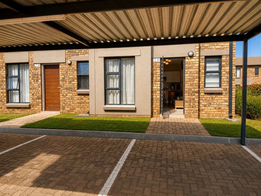 2 Bedroom Property for Sale in Albertsdal Gauteng
