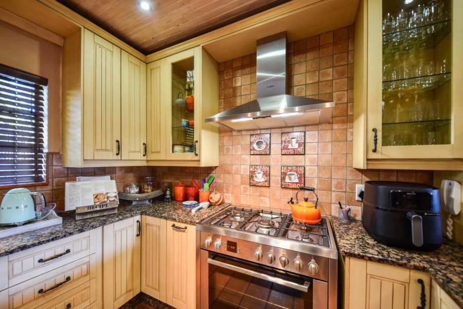 4 Bedroom Property for Sale in Faerie Glen Gauteng