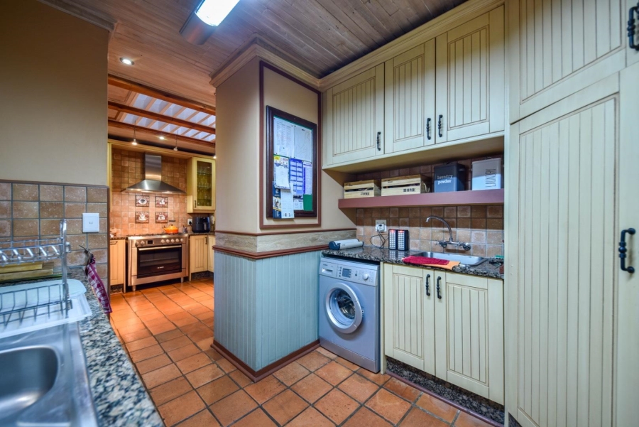 4 Bedroom Property for Sale in Faerie Glen Gauteng