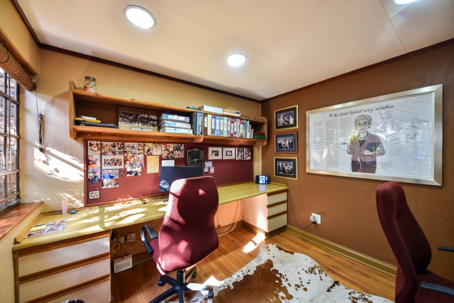 4 Bedroom Property for Sale in Faerie Glen Gauteng