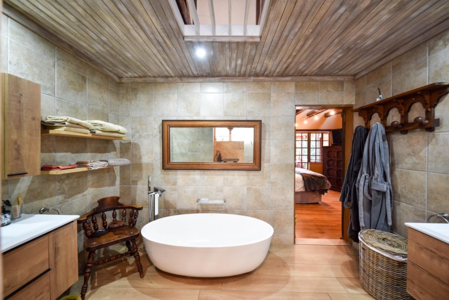 4 Bedroom Property for Sale in Faerie Glen Gauteng