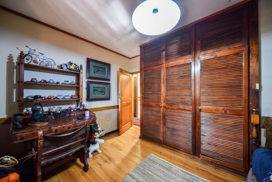 4 Bedroom Property for Sale in Faerie Glen Gauteng
