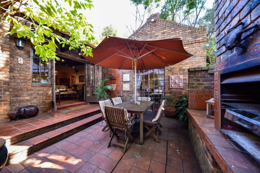 4 Bedroom Property for Sale in Faerie Glen Gauteng